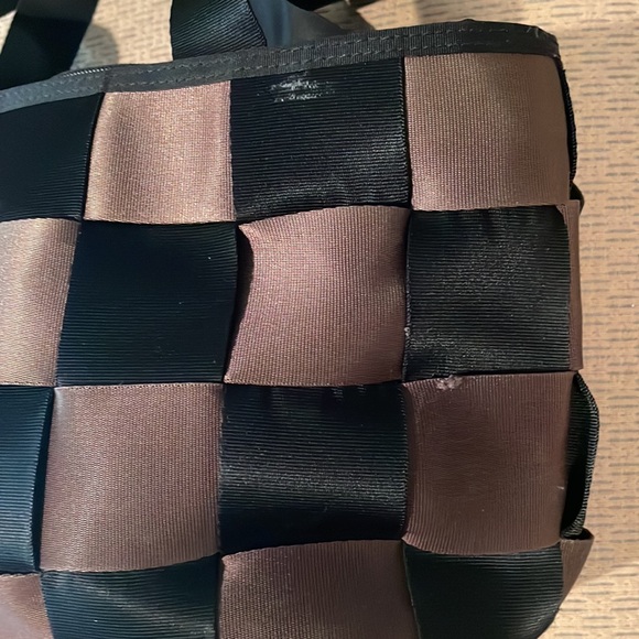 Comely seatbelt bag in great condition - Picture 4 of 4